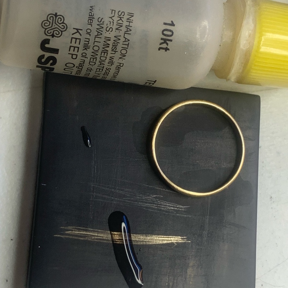 Simple Solid 10kt Gold Ring. Marked And Tested. - image 7